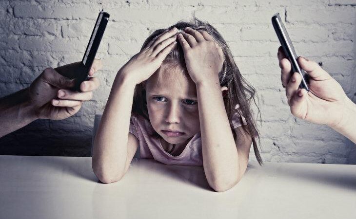 PODES DECIR QUE NO: PROHIBEN A UNA MAMÁ PUBLICAR FOTOS DE SUS HIJAS EN REDES SOCIALES SIN SU CONSENTIMIENTO