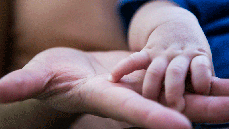 Una adopción entre el amor y la polémica