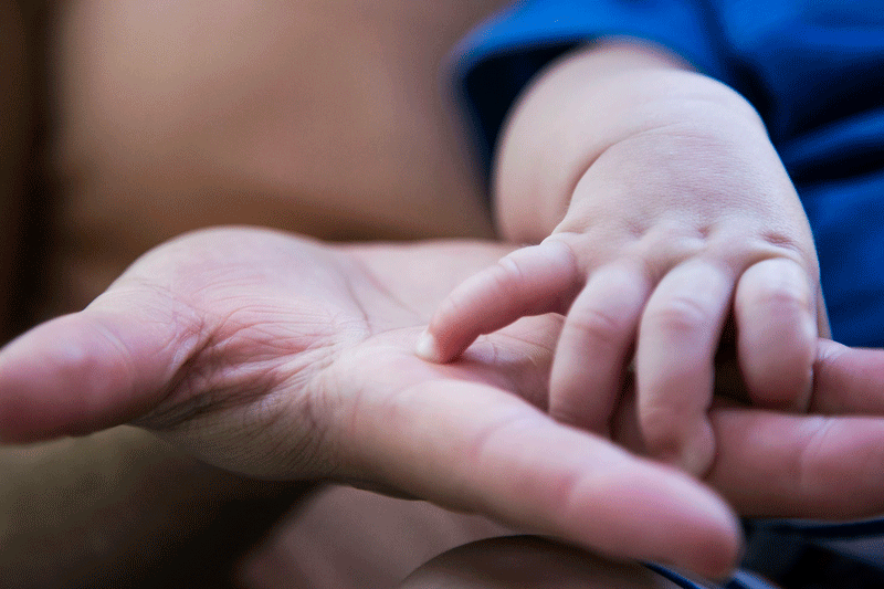Una adopción entre el amor y la polémica