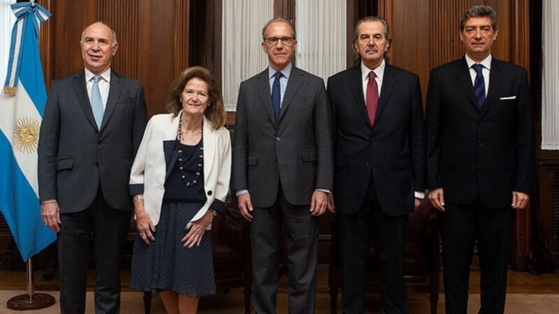 Jueces de la Corte: se redujeron el sueldo un 25%